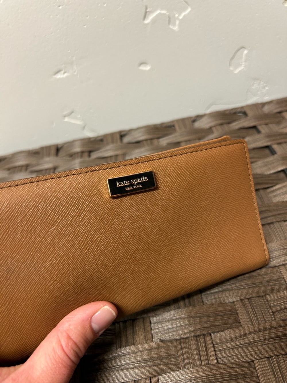 Kate Spade Wallet - Picture 2 of 8